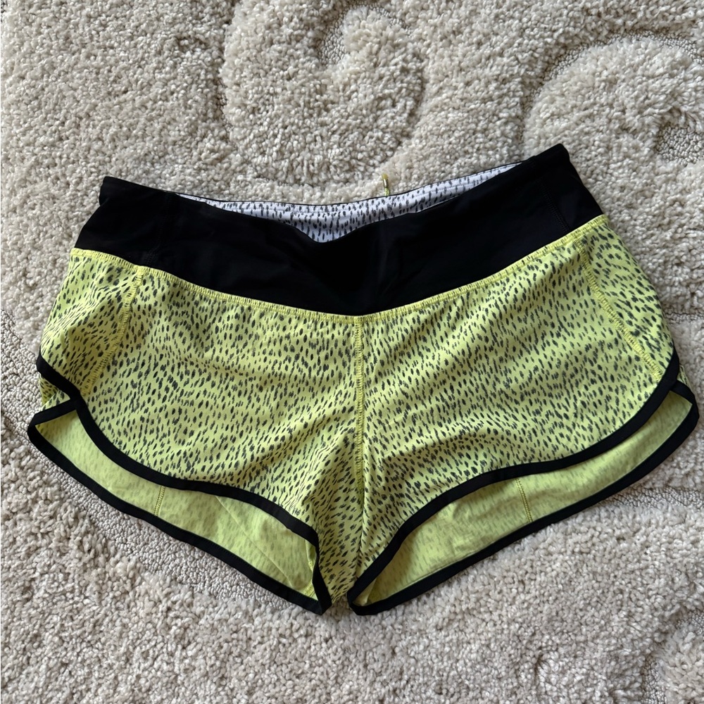 Lululemon Low-rise Lined Women's Yellow and Black Shorts, Size 6